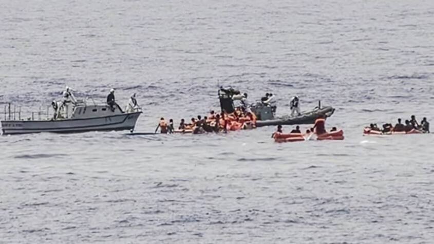 إنتشال (٣٩) مهاجراً من عرض البحر الأبيض المتوسط