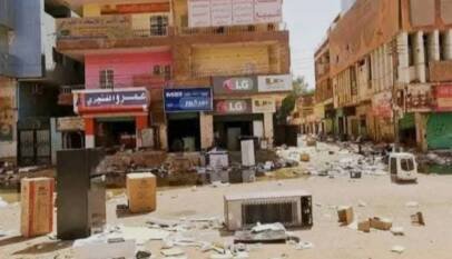 تجار شارع الحرية بالخرطوم يدشنون العودة لمتاجرهم