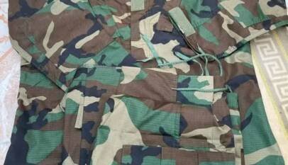 منع إستخدام الزي العسكري أو أي من العلامات والشارات المميزة داخل المركبات المدنية