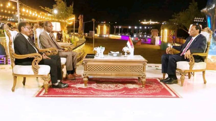 كامل إدريس : (المواطن أولا) هو شعار حكومة الأمل