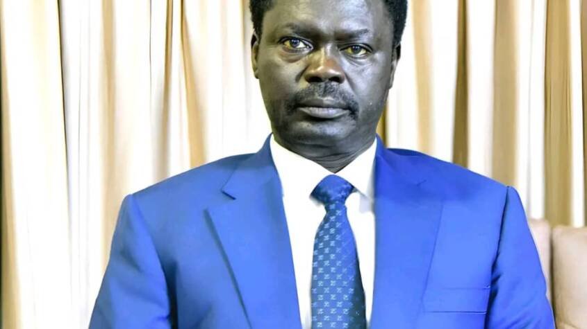 مناوي من باريس يطالب الحكومة الفرنسية بالتحرك لفك حصار الفاشر