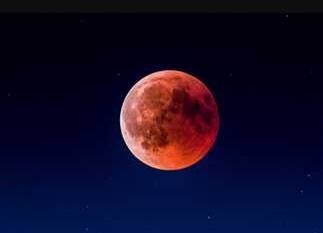 تفاصيل خسوف القمر الدموي ٢٠٢٥ اليوم في سماء السودان