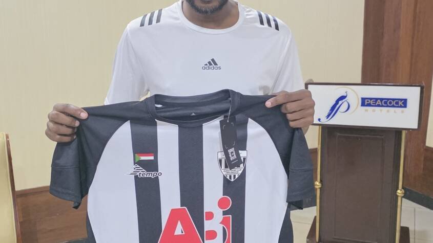 الأهلي بالأبيض والأسود والنجم الساحلي بالاحمر الكامل عند الساعة الثالثة عصر اليوم السبت بتنزانيا